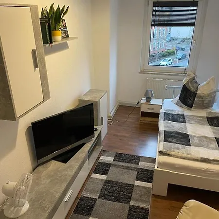 Apartment Kleine Fuer Monteure Und Dienstreisen Zwickau