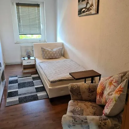 Apartment Kleine Fuer Monteure Und Dienstreisen Zwickau